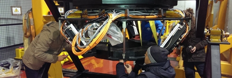 CEFCA engineers integrating the JPCam actuator system at OAJ facilities.