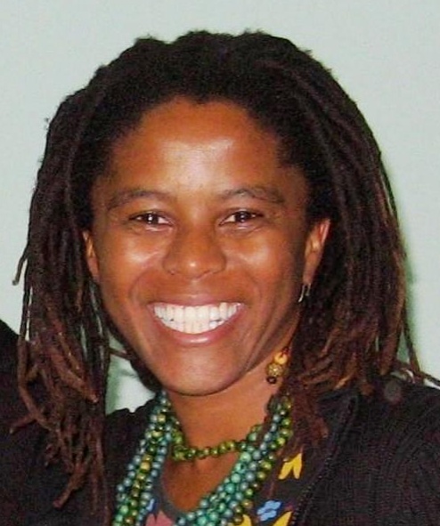 Denise R.  Gonçalves